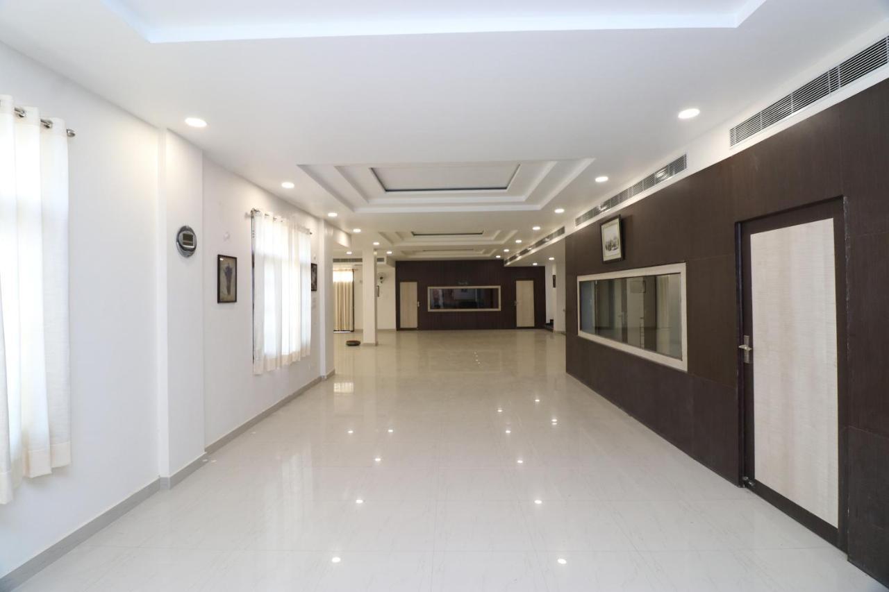 Oyo 15429 Iidm Eco Center