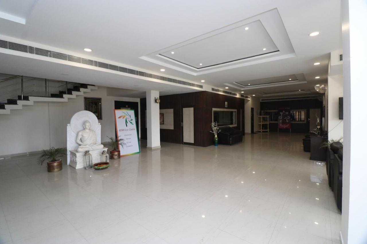 Hotel Oyo 15429 Iidm Eco Center Lucknow