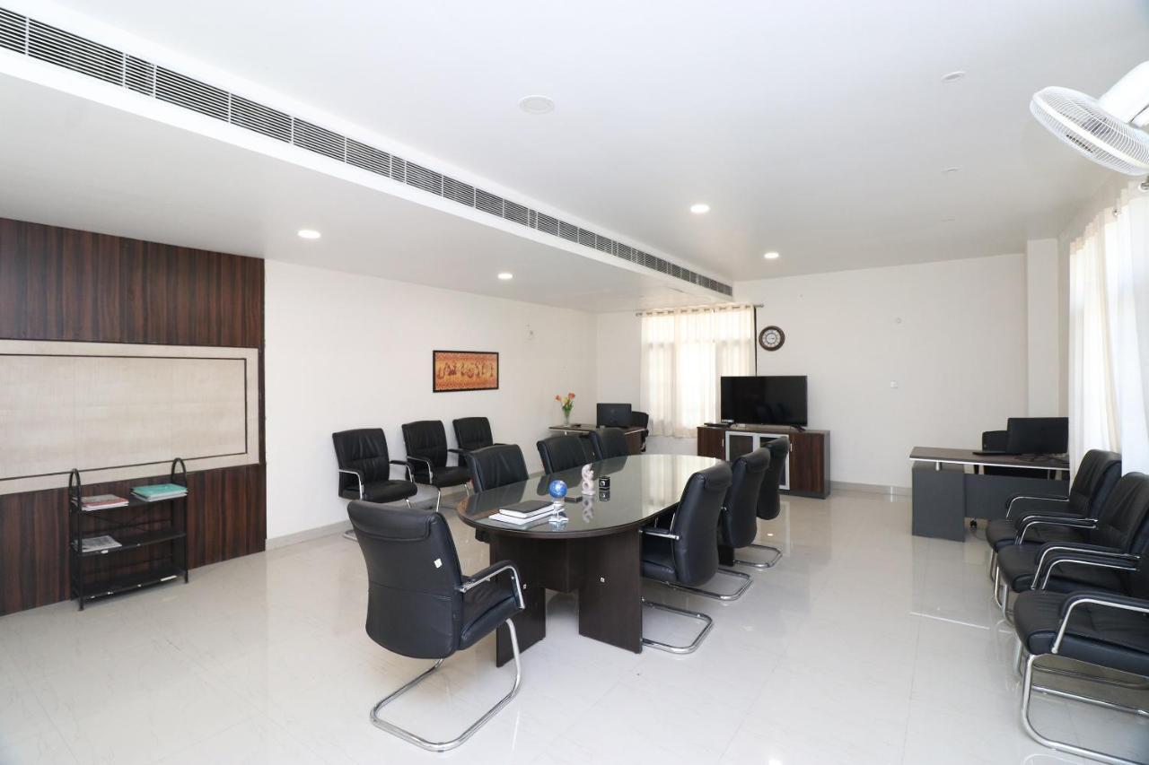 Oyo 15429 Iidm Eco Center Lucknow