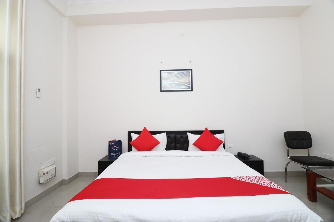 Oyo 15429 Iidm Eco Center Hotel Lucknow