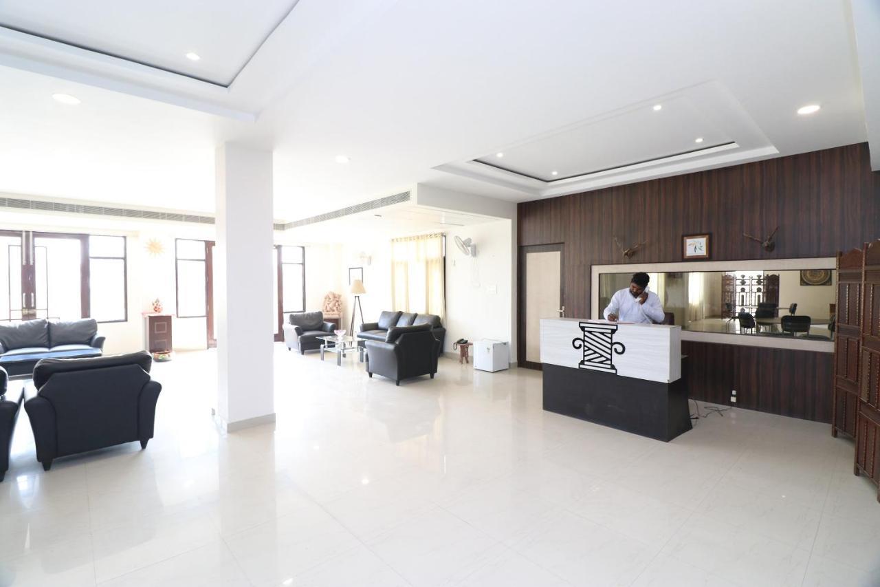 Hotel Oyo 15429 Iidm Eco Center