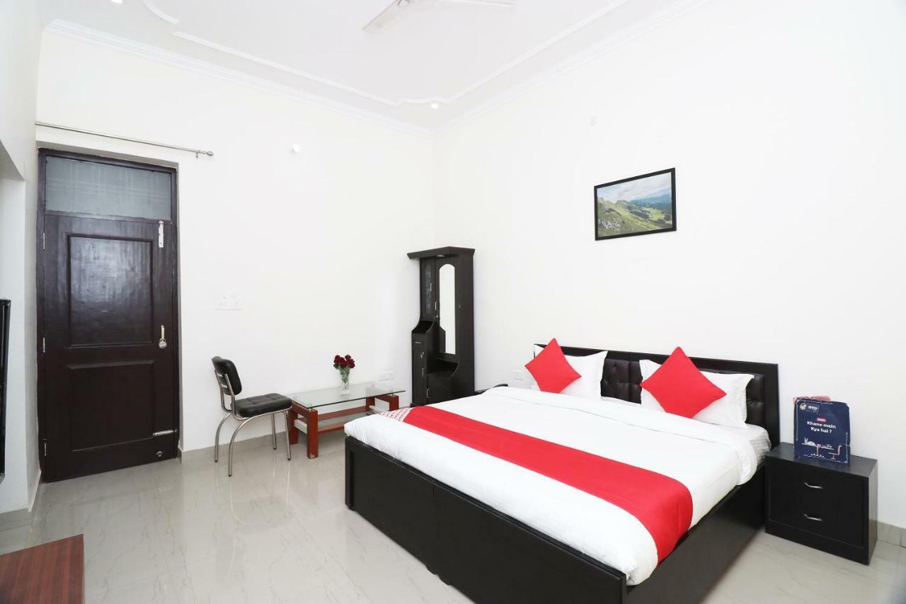 Oyo 15429 Iidm Eco Center Hotel 3*
