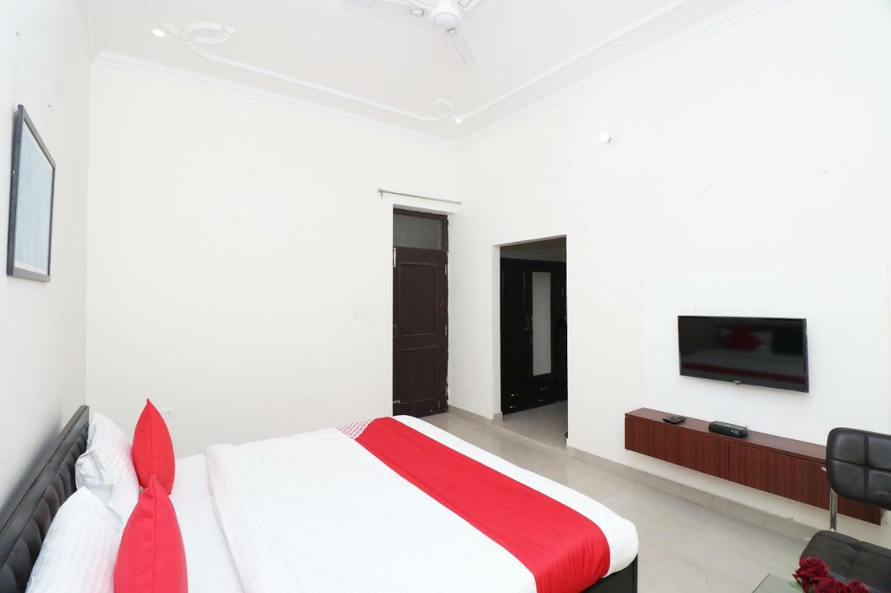 Oyo 15429 Iidm Eco Center 3* Lucknow
